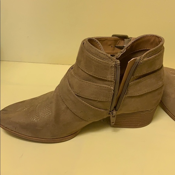 Brown booties! - Picture 3 of 7